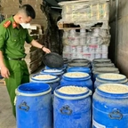 Sản xuất sữa bột giả, thu lợi 500 tỉ đồng: Công an bắt giam các giám đốc