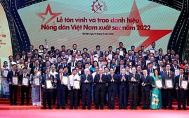 Lễ tôn vinh 100 "Nông dân Việt Nam xuất sắc 2022"