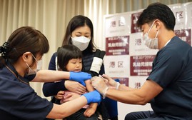 Singapore, Nhật Bản triển khai chiến dịch tiêm vaccine ngừa COVID-19 cho trẻ từ 6 tháng tới 4 tuổi