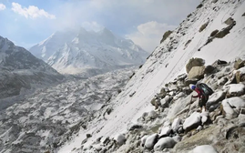 Lở tuyết trên núi Himalaya khiến nhiều người thiệt mạng