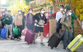 Thành phố Hồ Chí Minh: Tặng 1.500 vé xe cho công nhân về quê đón Tết