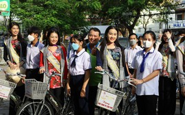 Trao xe đạp cho học sinh vượt khó tại thành phố Cần Thơ