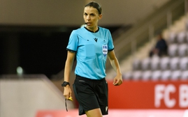World Cup 2022: Stephanie Frappart - nữ trọng tài chính đầu tiên trong lịch sử giải đấu