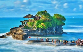 Bali, Indonesia tấp nập trở lại với du lịch đại chúng