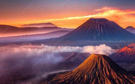 Núi lửa Semeru phun trào, Indonesia sơ tán người dân, đặt cảnh báo cao
