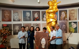 Nhà báo Huỳnh Dũng Nhân tặng 100 tranh chân dung “Những nhà báo nữ tôi quen”