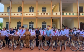 Hội Khuyến học Nam Định: Trao học bổng bằng 103 chiếc xe đạp