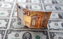 Euro trượt giá mạnh: Không đơn giản chỉ là câu chuyện kinh tế