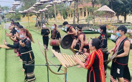 Làng Văn hóa - Du lịch các dân tộc Việt Nam tổ chức hoạt động chủ đề "Vui Tết độc lập"