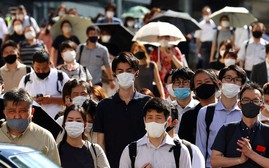 Giới chuyên gia Nhật Bản đề nghị coi dịch COVID-19 như cúm mùa

