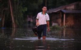 Hà Nội: Nhiều nơi ở huyện Chương Mỹ vẫn ngập nước, người dân chịu nhiều thiệt hại do lũ