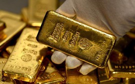 Ngày 14/9: Giá vàng trượt mốc 1.700 USD/ounce, giá dầu, Bitcoin vẫn tiếp đà tăng