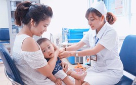 Thành phố Hồ Chí Minh: Thiếu vaccine sởi và DPT, nguy cơ dịch chồng dịch