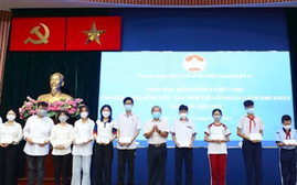 Trao 164 suất học bổng Nguyễn Hữu Thọ cho học sinh, sinh viên có hoàn cảnh khó khăn