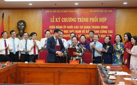 Ký chương trình phối hợp giữa Đảng uỷ khối các cơ quan Trung ương và Hội Khuyến học Việt Nam