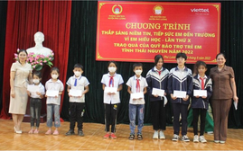 Hội Khuyến học huyện Phú Lương (Thái Nguyên) trao 116 suất học bổng cho học sinh hoàn cảnh khó khăn