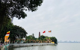 [Ảnh] Phố phường Hà Nội chờ đón Tết...