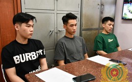 Tiền Giang: Bắt 3 thanh niên quay video bốc đầu xe máy để "câu like" trên mạng xã hội