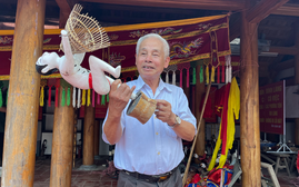 Nghệ nhân rối nước Nguyễn Hữu Chính – người quản trò duy nhất còn lại của làng Ra