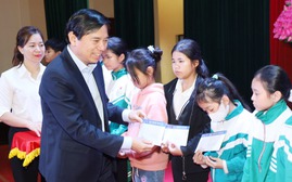 Hà Nam: Trao 300 triệu đồng học bổng tặng học sinh có hoàn cảnh đặc biệt khó khăn
