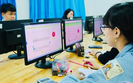 Thi trắc nghiệm khách quan trên máy tính ở các trường đại học công lập tại Việt Nam