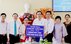 Gia đình Tiến sĩ Lê Xuân Thảo - Lê Thị Bích Thắng hỗ trợ phòng học máy tính cho Trường Tiểu học Hoằng Thanh