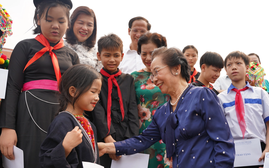 Hội Khuyến học Việt Nam trao học bổng cho học sinh huyện Sơn Dương tại Tân Trào