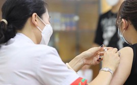 COVID-19 mới tăng vọt lên 1.522 ca – cần tuân thủ việc tiêm vắc xin