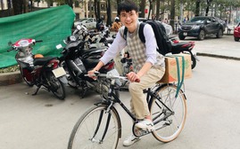 Hành trình đạp xe gom sách tặng các em nhỏ vùng khó khăn của chàng sinh viên báo chí