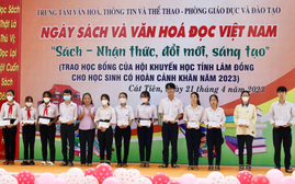 Trao 35 suất học bổng tặng học sinh có hoàn cảnh khó khăn của huyện Cát Tiên, tỉnh Lâm Đồng