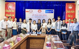 Đà Nẵng: Trao 100 triệu đồng học bổng tặng sinh viên mồ côi