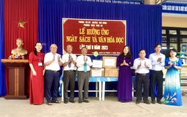 Thừa Thiên Huế: Trao 500 cuốn sách tặng Trường Trung học cơ sở Phú Đa