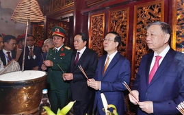 Chủ tịch nước Võ Văn Thưởng dự Lễ dâng hương tưởng niệm các Vua Hùng
