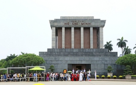 9 điểm đỗ phương tiện vận tải phục vụ khách đến viếng Lăng Chủ tịch Hồ Chí Minh