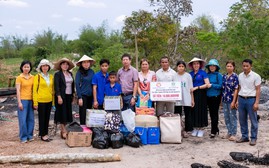 Hội Khuyến học tỉnh Quảng Trị hỗ trợ gia đình học sinh bị cháy nhà 10 triệu đồng