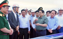 Thủ tướng Chính phủ Phạm Minh Chính bấm nút khởi công Khu phi thuế quan cảng biển lớn nhất Việt Nam