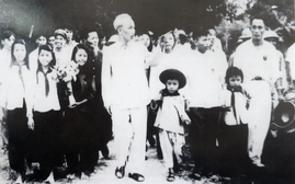 Các dân tộc tôn vinh sự nghiệp vĩ đại của Chủ tịch Hồ Chí Minh