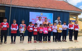 Hội Khuyến học tỉnh Lâm Đồng tổ chức chương trình Vui Tết thiếu nhi cho học sinh vùng khó khăn