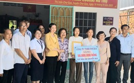 Hội Khuyến học tỉnh Tiền Giang trao Mái ấm khuyến học tặng gia đình sinh viên hoàn cảnh đặc biệt khó khăn