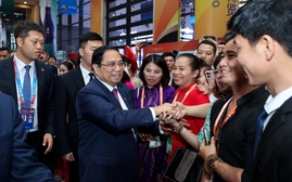 Thủ tướng Phạm Minh Chính: Mong muốn Việt Nam trở thành điểm trung chuyển hàng hóa giữa ASEAN và Trung Quốc