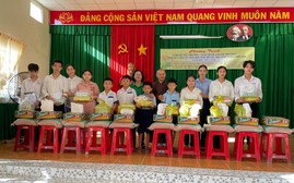 Trà Vinh: Hội Khuyến học huyện Càng Long giúp đỡ hàng trăm học sinh hoàn cảnh khó khăn thông qua mô hình 1+1 và 1+n