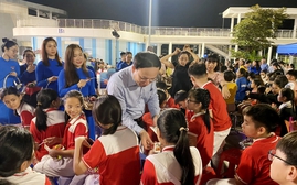 Quảng Ninh: Bí thư Tỉnh ủy vui Tết Trung thu với thiếu niên, nhi đồng Hạ Long