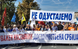 Giáo viên Serbia biểu tình đòi tăng lương