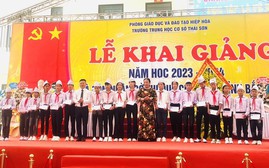 Hội Khuyến học tỉnh Bắc Giang trao 100 suất quà tặng học sinh vượt khó, hiếu học