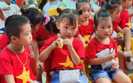 Quảng Ninh: Học sinh ở các điểm trường hân hoan dự khai giảng ở trường chính
