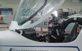 Hàn Quốc phát triển robot phi công điều khiển máy bay bằng công nghệ AI