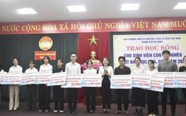 Đà Nẵng trao 67 suất học bổng tặng sinh viên hộ nghèo