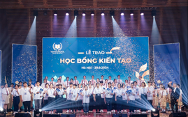 Vinschool tặng 30 suất học bổng cho học sinh vượt khó