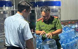 Khởi tố nhóm đối tượng sản xuất và bán 20.000 bình nước Lavie giả tại Hà Nội