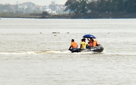 Tìm thấy thi thể 3 bố con nhảy cầu Bến Thủy